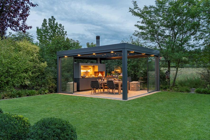 Glashaus mit Outdoor Küche 